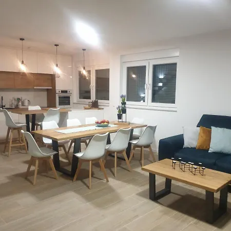 Maris Villa *