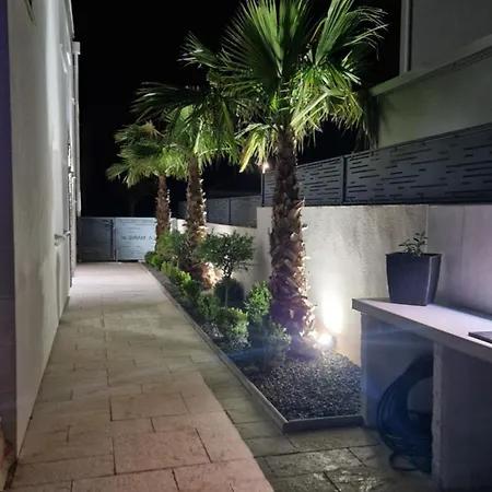 Maris Villa *