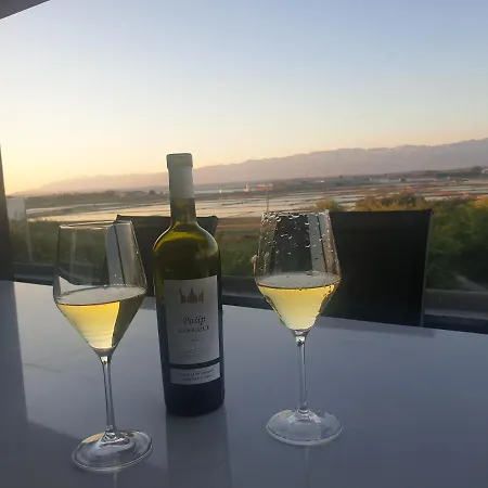 Maris Villa *